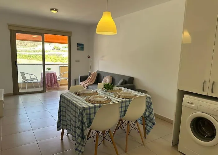 Tranquilo Y Cerca Del Mar Con Parking Privado